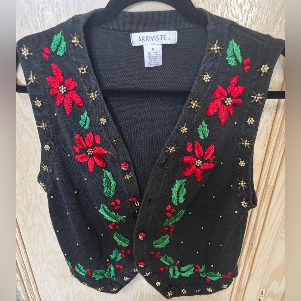 Arriviste Christmas Sweater Vest M‎ Holiday Poinsettia Embroidered Beaded READ